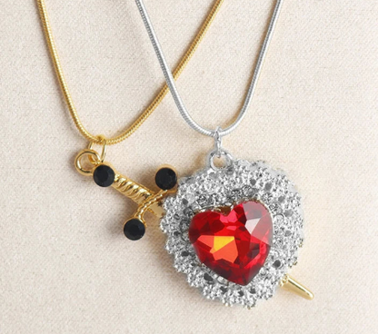 Collar Unión Eterna; Corazón y Espada para enamorados
